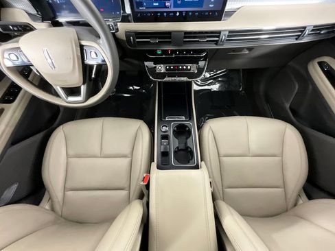 Certified 2024 Lincoln Corsair AWD image 17