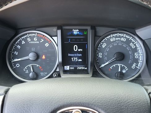 Certified 2022 Toyota Tacoma TRD Off-Road w/ Black Out Package (TMS) AWD/4WD image 12