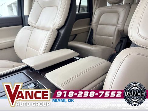 Used 2024 Lincoln Navigator Premiere AWD/4WD image 36