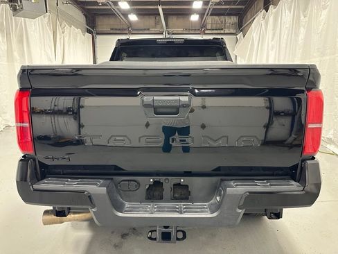 Used 2026 Toyota Tacoma TRD Off-Road AWD/4WD image 6