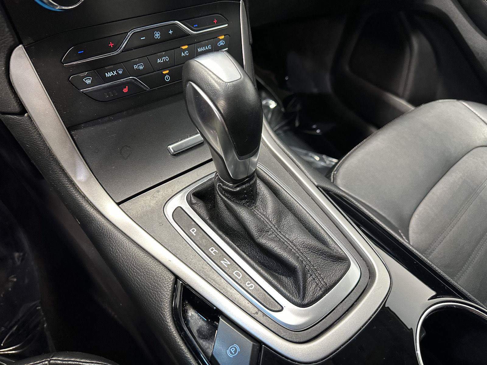 Used 2018 Ford Edge SEL w/ Equipment Group 201A AWD/4WD image 26