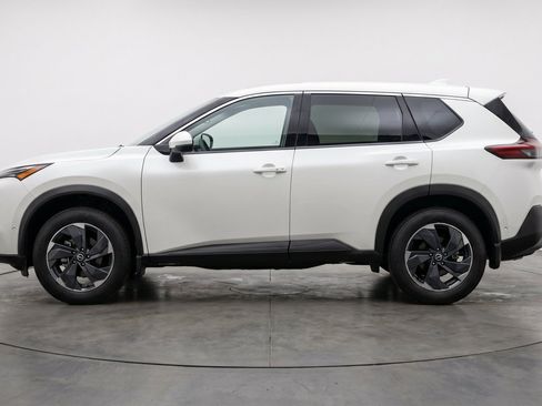 Used 2024 Nissan Rogue SV FWD image 5