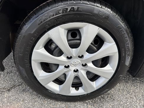 Certified 2024 Toyota Corolla LE image 27