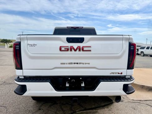 Used 2024 GMC Sierra 2500 AT4 w/ AT4 Premium Plus Package AWD/4WD image 5