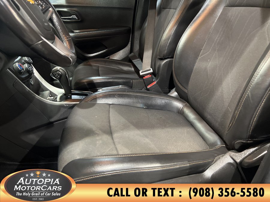 Used 2019 Chevrolet Trax LT w/ LT Convenience Package AWD/4WD image 10