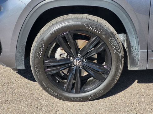 Used 2023 Volkswagen Atlas SEL R-Line AWD/4WD image 9