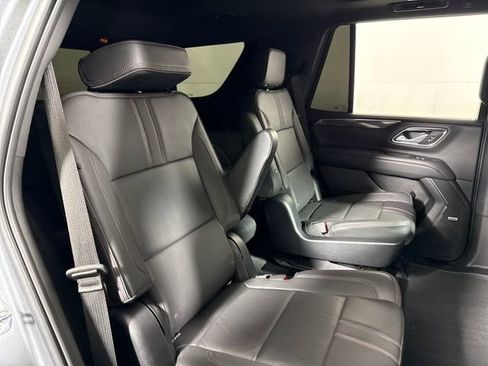 Used 2022 Chevrolet Tahoe RST w/ Luxury Package AWD/4WD image 15