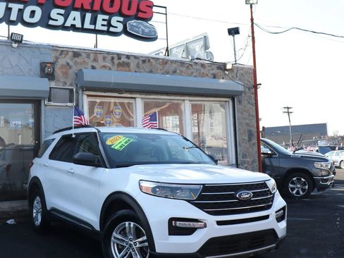 Used 2023 Ford Explorer XLT w/ Equipment Group 202A image 2