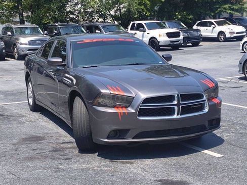 Used 2014 Dodge Charger SE image 3