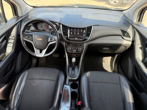 Used 2022 Chevrolet Trax LT w/ Driver Confidence Package AWD/4WD image 18