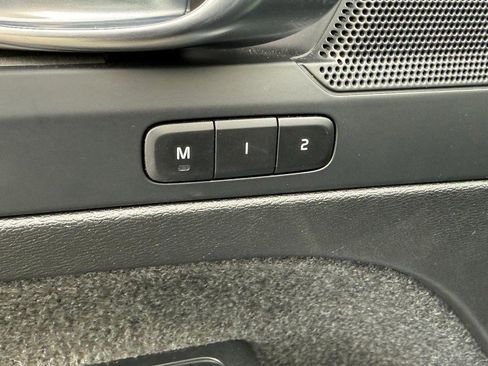 Certified 2025 Volvo XC40 B5 Core image 16