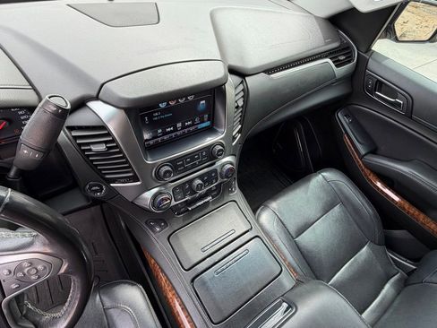 Used 2018 Chevrolet Tahoe Premier RWD image 17