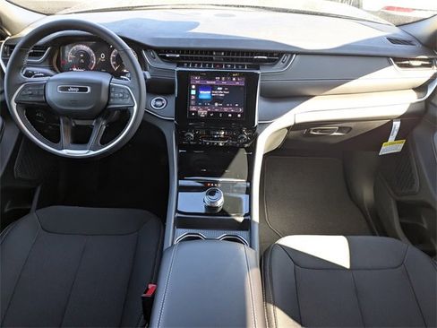 New 2025 Jeep Grand Cherokee Laredo X image 14