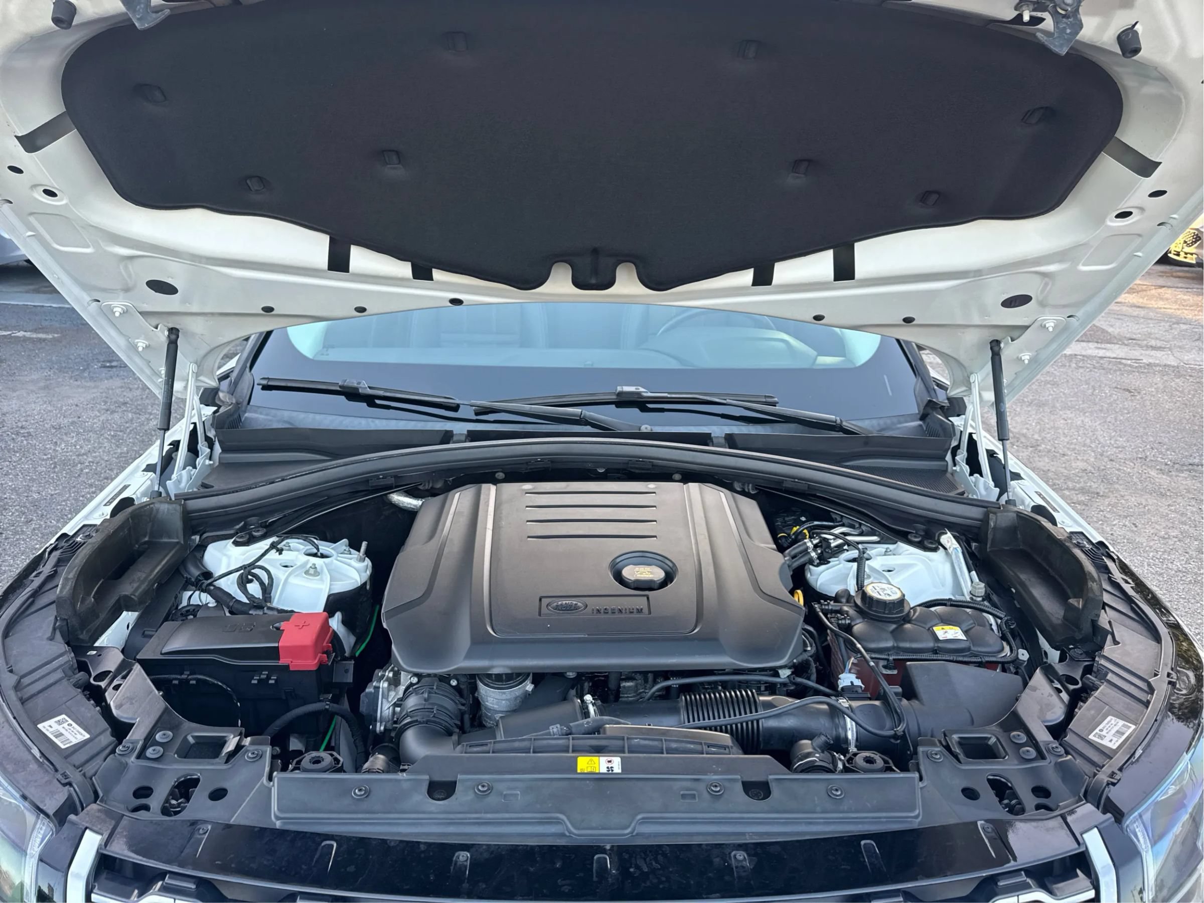 Used 2018 Land Rover Range Rover Velar S AWD/4WD image 13