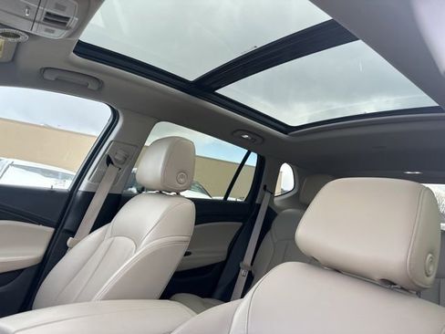 Used 2019 Buick Envision Essence image 9