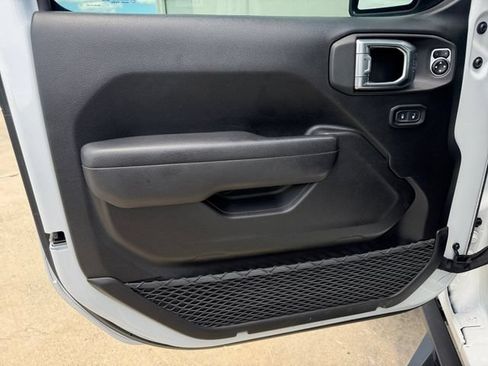 Used 2024 Jeep Gladiator Sport AWD/4WD image 4
