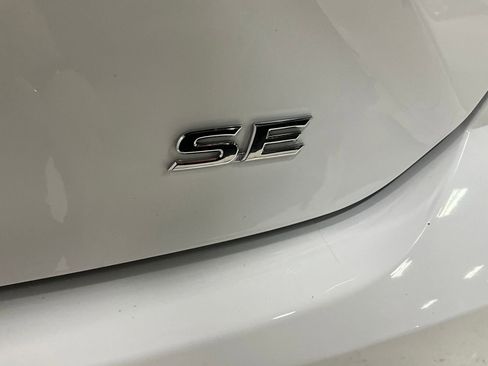 Used 2026 Toyota Camry SE FWD image 10