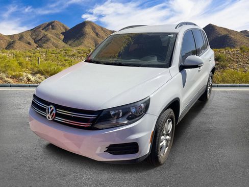 Used 2017 Volkswagen Tiguan S image 13