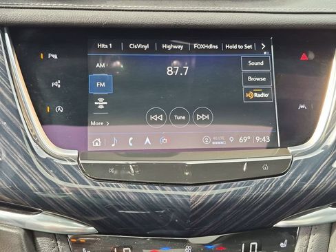 Certified 2024 Cadillac XT6 Premium Luxury w/ Technology Package FWD image 5