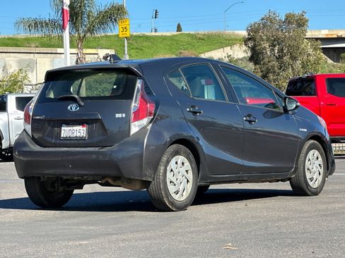 Used 2016 Toyota Prius C Two image 5