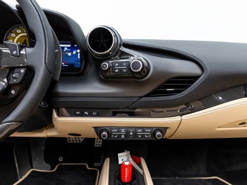 Certified 2023 Ferrari F8 Tributo RWD image 31