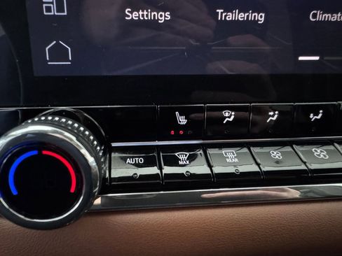 Certified 2025 GMC Canyon AT4 AWD/4WD image 22