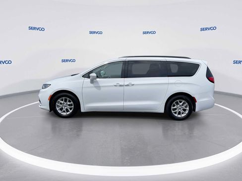 Used 2022 Chrysler Pacifica Touring-L FWD image 5