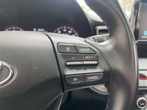 Used 2019 Hyundai Veloster 2.0 Premium image 17