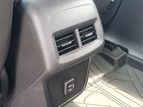 Certified 2023 Chevrolet Equinox LT FWD image 34