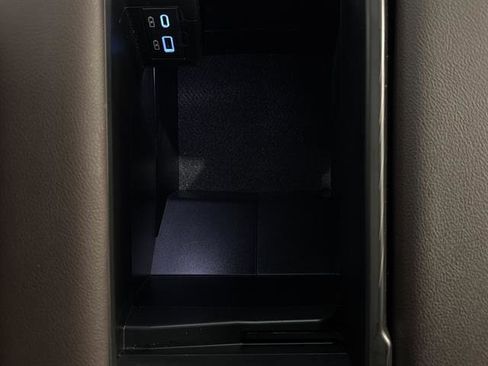 Used 2024 Toyota Sienna Platinum image 13