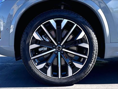 Used 2026 Volvo XC90 T8 Ultra w/ Protection Package Premier AWD/4WD image 12