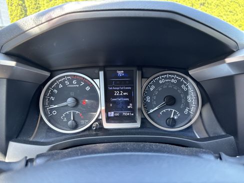 Used 2022 Toyota Tacoma SR5 w/ SR5 Appearance Package (SM) AWD/4WD image 20