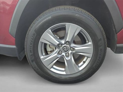 Used 2022 Toyota RAV4 XLE image 28
