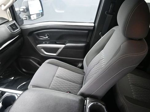 Used 2024 Nissan Titan SV w/ SV Utility Package image 11