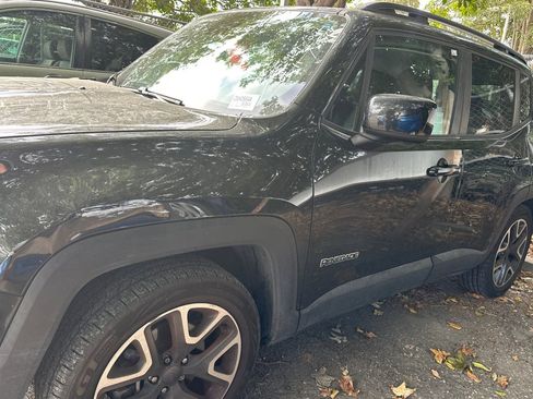 Used 2018 Jeep Renegade Latitude FWD image 5