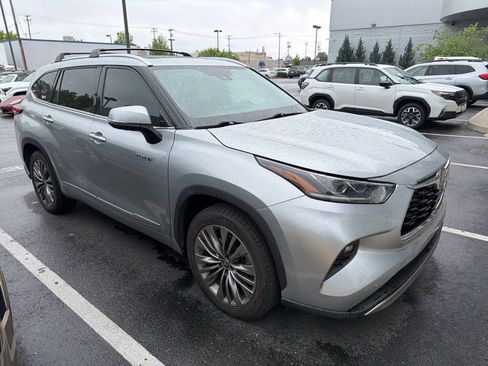 Used 2021 Toyota Highlander Platinum image 5