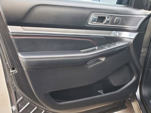 Used 2018 Ford Explorer Sport w/ Equipment Group 401A image 10