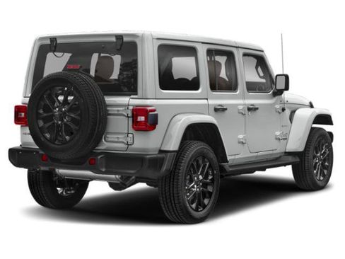Used 2022 Jeep Wrangler Unlimited Sahara w/ Cold Weather Group AWD/4WD image 2