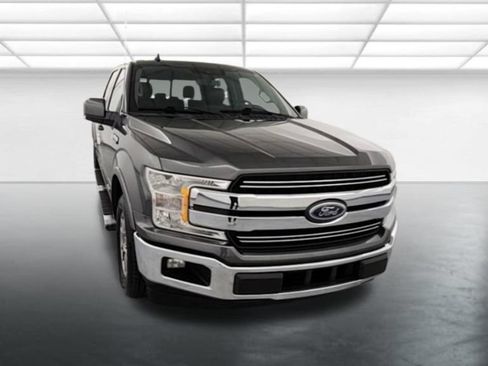 Used 2019 Ford F150 Lariat w/ Trailer Tow Package RWD image 2