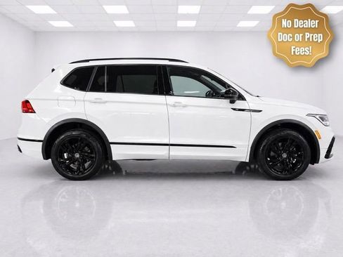 Used 2023 Volkswagen Tiguan SE R-Line AWD/4WD image 3