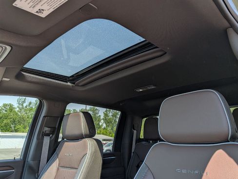 New 2026 GMC Sierra 3500 Denali w/ Denali Reserve Package AWD/4WD image 12
