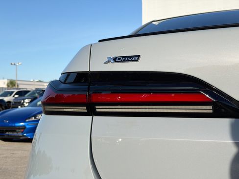 Used 2023 BMW 760i xDrive w/ Executive Package AWD/4WD image 10