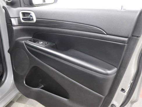 Used 2021 Jeep Grand Cherokee Laredo X AWD/4WD image 29