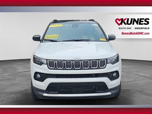 Used 2025 Jeep Compass Limited AWD/4WD image 4