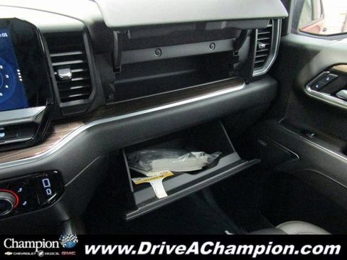 Used 2022 Chevrolet Silverado 1500 LT Trail Boss w/ LT Trail Boss Premium Package image 45