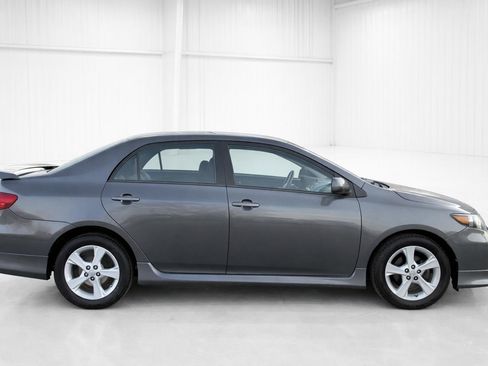 Used 2012 Toyota Corolla S image 5
