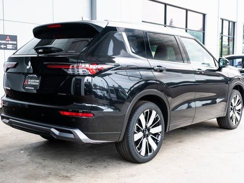 New 2025 Mitsubishi Outlander AWD image 6