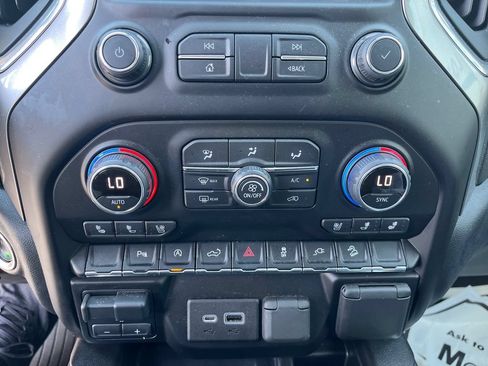 Used 2021 Chevrolet Silverado 1500 LTZ AWD/4WD image 16
