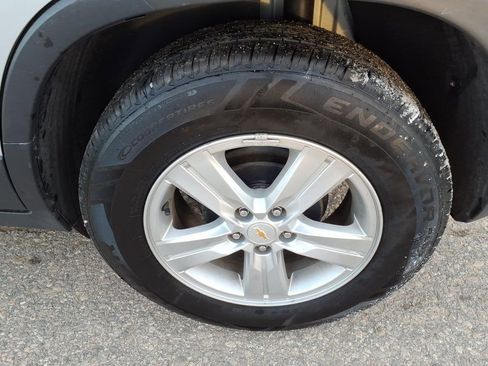 Used 2021 Chevrolet Trax LS w/ Tint and Cruise Package image 12