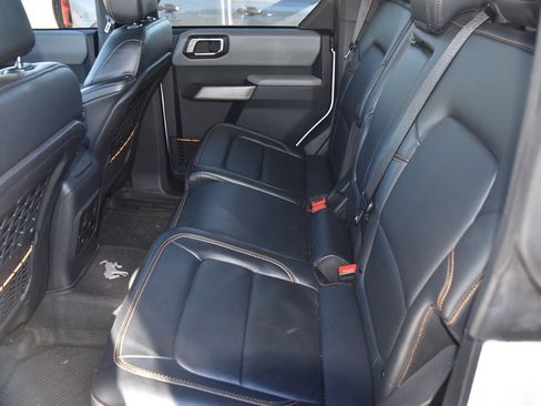 Used 2023 Ford Bronco Badlands w/ Sasquatch Package image 12